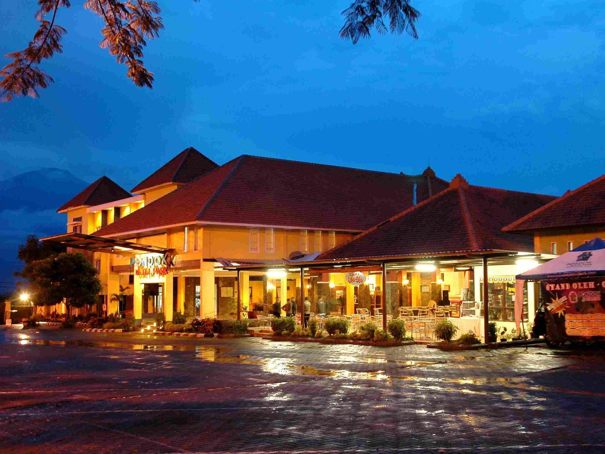 Pondok Jatim Park Hotel & Cafe Malang Exterior photo