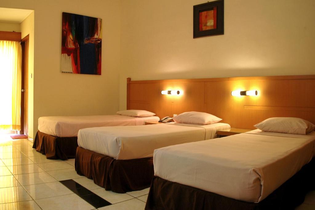 Pondok Jatim Park Hotel & Cafe Malang Room photo