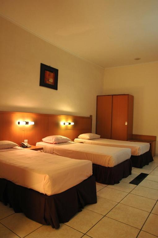 Pondok Jatim Park Hotel & Cafe Malang Room photo