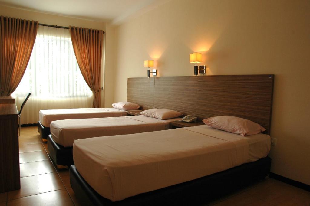 Pondok Jatim Park Hotel & Cafe Malang Room photo