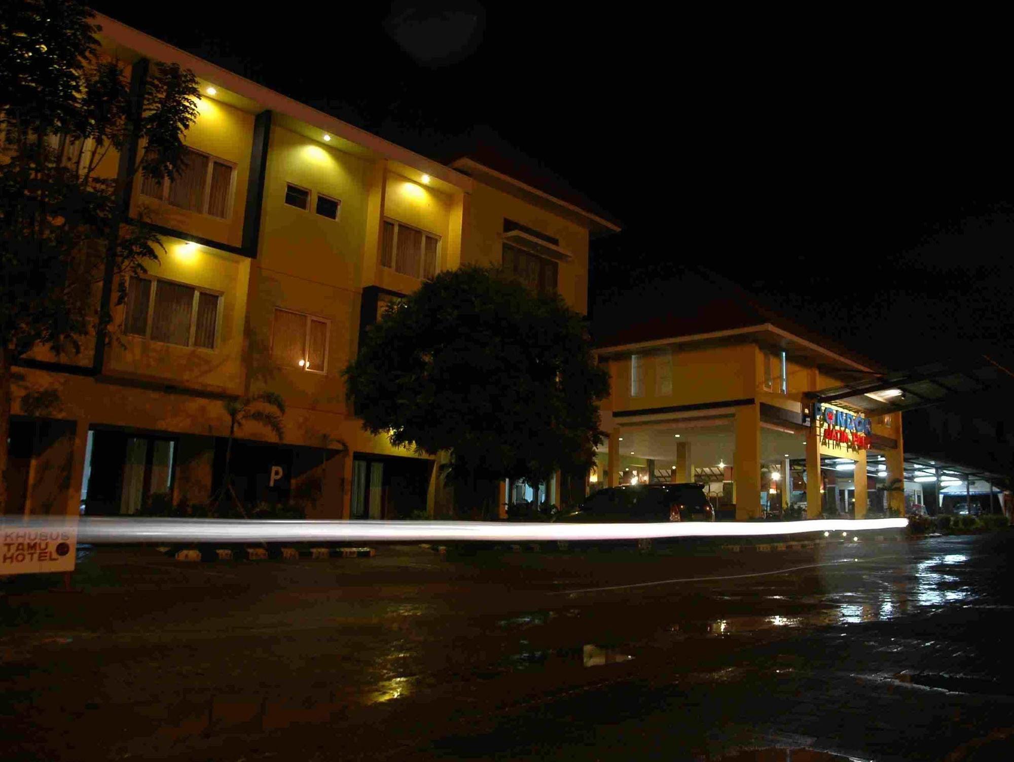 Pondok Jatim Park Hotel & Cafe Malang Exterior photo